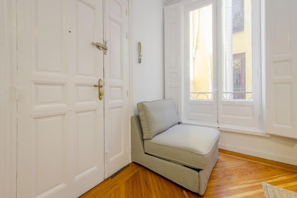 Petite E Chic Loft Para 3 En El Corazon De Madri Exterior foto